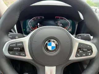 BMW 3 Series 2021 325Li M Conjunto deportivo interior foto 12 BMW 3 Series 2021 325Li M Conjunto deportivo interior foto 12