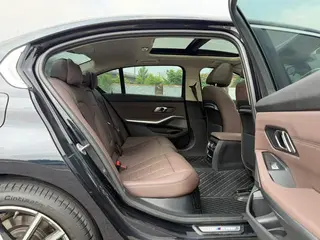 BMW 3 Series 2021 325Li M Conjunto deportivo interior foto 16 BMW 3 Series 2021 325Li M Conjunto deportivo interior foto 16