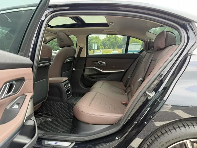 BMW 3 Series 2021 325Li M Conjunto deportivo interior foto 17 BMW 3 Series 2021 325Li M Conjunto deportivo interior foto 17
