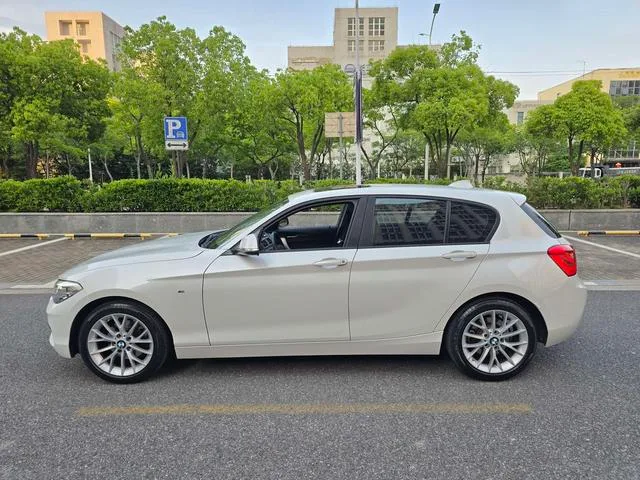 BMW 1 Series (Imported) 2016 120i Leading Type exterior photo 4 BMW 1 Series (Imported) 2016 120i Leading Type exterior photo 4