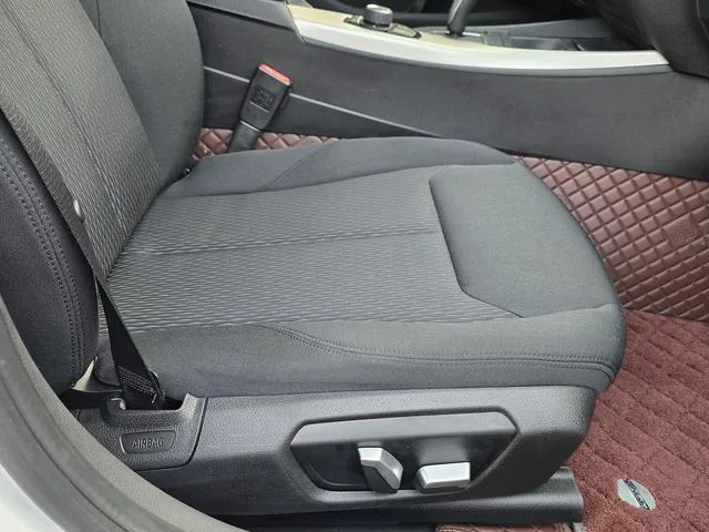 BMW 1 Series (Imported) 2016 120i Leading Type exterior photo 7 BMW 1 Series (Imported) 2016 120i Leading Type exterior photo 7
