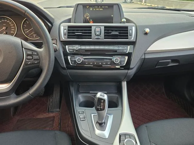 BMW 1 Series (Imported) 2016 120i Leading Type interior photo 9 BMW 1 Series (Imported) 2016 120i Leading Type interior photo 9