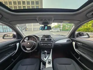 BMW 1 Series (Imported) 2016 120i Leading Type interior photo 10 BMW 1 Series (Imported) 2016 120i Leading Type interior photo 10
