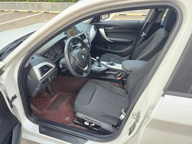 BMW 1 Series (Imported) 2016 120i Leading Type interior photo 13 BMW 1 Series (Imported) 2016 120i Leading Type interior photo 13