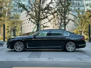 BMW 7 Series 2019 740Li Leading Type Luxury Set exterior photo 3 BMW 7 Series 2019 740Li Leading Type Luxury Set exterior photo 3