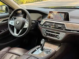 BMW 7 Series 2019 740Li Leading Type Luxury Set exterior photo 4 BMW 7 Series 2019 740Li Leading Type Luxury Set exterior photo 4