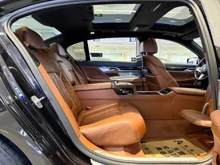 BMW 7 Series 2018 M760Li xDrive exterior photo 10 BMW 7 Series 2018 M760Li xDrive exterior photo 10