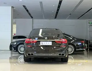 BMW 7 Series 2018 M760Li xDrive interior photo 17 BMW 7 Series 2018 M760Li xDrive interior photo 17