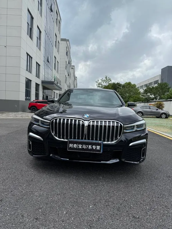 BMW 7 Series 2021 740Li xDrive Administrative M Sports suit exterior photo 2 BMW 7 Series 2021 740Li xDrive Administrative M Sports suit exterior photo 2