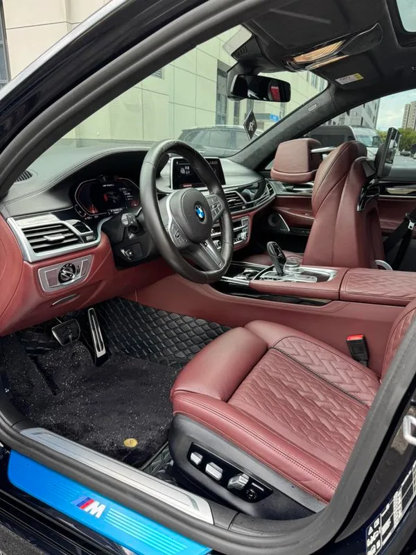 BMW 7 Series 2021 740Li xDrive Administrative M Sports suit exterior photo 4 BMW 7 Series 2021 740Li xDrive Administrative M Sports suit exterior photo 4