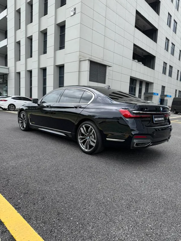 BMW 7 Series 2021 740Li xDrive Administrative M Sports suit interior photo 7 BMW 7 Series 2021 740Li xDrive Administrative M Sports suit interior photo 7