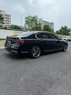 BMW 7 Series 2021 740Li xDrive Administrative M Sports suit interior photo 9 BMW 7 Series 2021 740Li xDrive Administrative M Sports suit interior photo 9