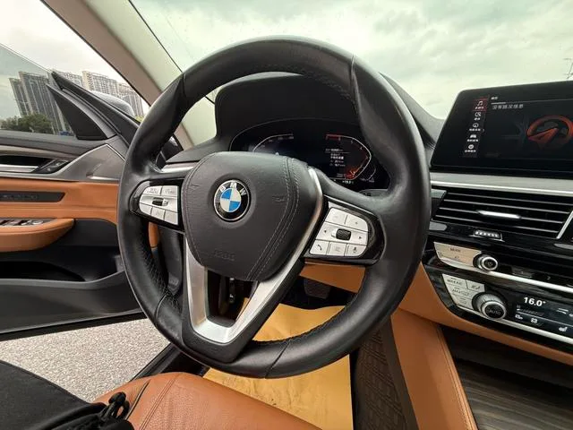 BMW 6 Series GT 2020 630i Set de diseño de lujo interior foto 10 BMW 6 Series GT 2020 630i Set de diseño de lujo interior foto 10