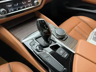 BMW 6 Series GT 2020 630i Set de diseño de lujo interior foto 11 BMW 6 Series GT 2020 630i Set de diseño de lujo interior foto 11