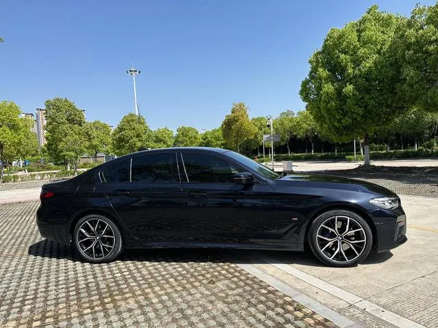 BMW 5 Series 2021 530i M Conjunto deportivo exterior foto 4 BMW 5 Series 2021 530i M Conjunto deportivo exterior foto 4