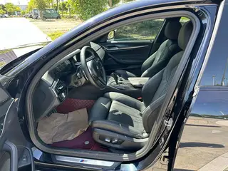 BMW 5 Series 2021 530i M Conjunto deportivo interior foto 13 BMW 5 Series 2021 530i M Conjunto deportivo interior foto 13
