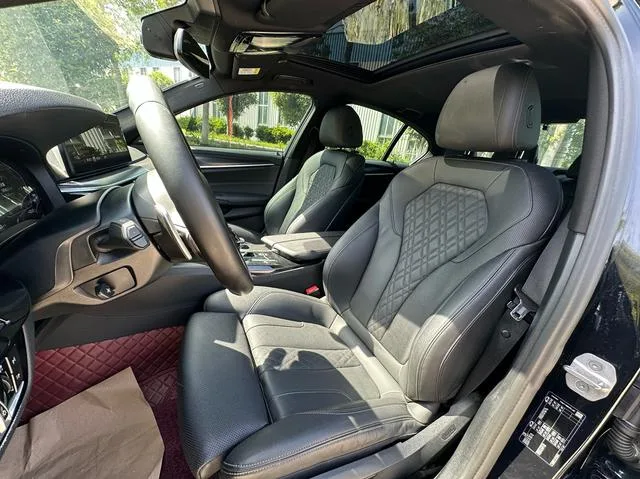 BMW 5 Series 2021 530i M Conjunto deportivo interior foto 17 BMW 5 Series 2021 530i M Conjunto deportivo interior foto 17