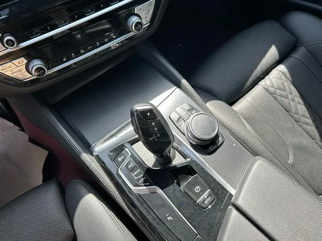 BMW 5 Series 2021 530i M Conjunto deportivo interior foto 19 BMW 5 Series 2021 530i M Conjunto deportivo interior foto 19