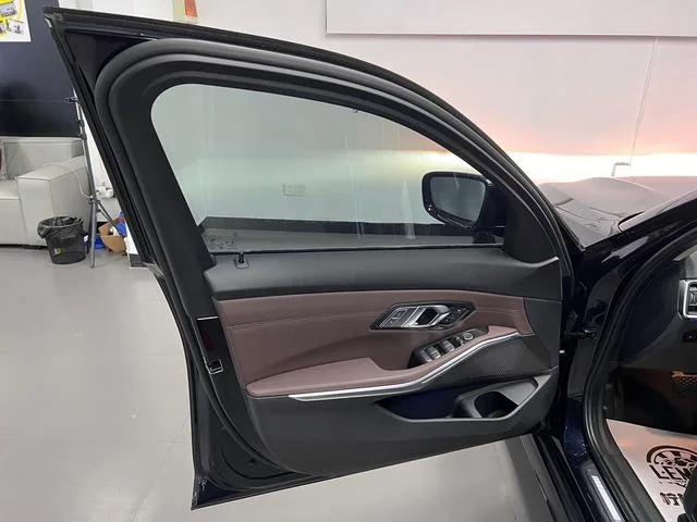 BMW 3 Series 2020 325Li M Conjunto deportivo interior foto 14 BMW 3 Series 2020 325Li M Conjunto deportivo interior foto 14