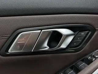 BMW 3 Series 2020 325Li M Conjunto deportivo interior foto 15 BMW 3 Series 2020 325Li M Conjunto deportivo interior foto 15