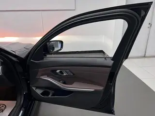 BMW 3 Series 2020 325Li M Conjunto deportivo interior foto 18 BMW 3 Series 2020 325Li M Conjunto deportivo interior foto 18