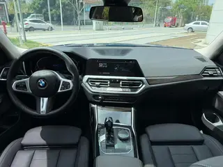 BMW 3 Series 2021 Restyling 325Li M Sports suit interior photo 7 BMW 3 Series 2021 Restyling 325Li M Sports suit interior photo 7