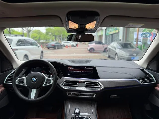 BMW X5 2019 xDrive40i Premium Class M Sports suit interior photo 12 BMW X5 2019 xDrive40i Premium Class M Sports suit interior photo 12