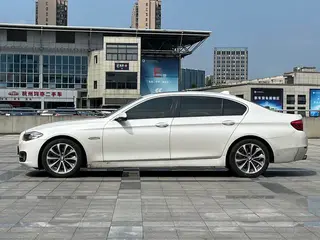 BMW 5 Series 2017 525Li Leading Type exterior photo 4