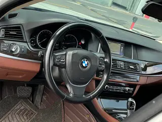 BMW 5 Series 2017 525Li Leading Type interior photo 7