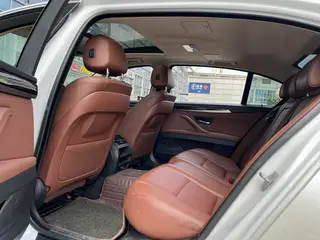 BMW 5 Series 2017 525Li Leading Type interior photo 9