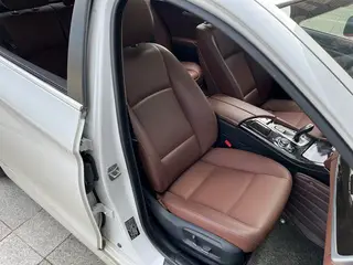 BMW 5 Series 2017 525Li Leading Type interior photo 10