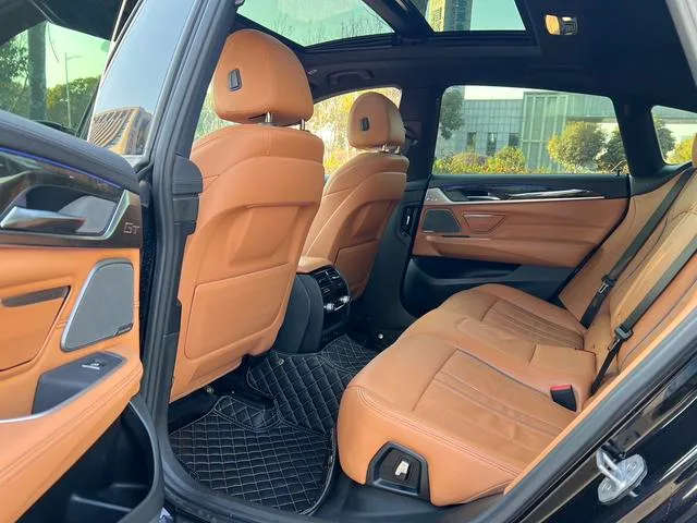BMW 6 Series GT 2018 630i M Conjunto deportivo exterior foto 10 BMW 6 Series GT 2018 630i M Conjunto deportivo exterior foto 10