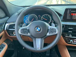 BMW 6 Series GT 2018 630i M Conjunto deportivo interior foto 11 BMW 6 Series GT 2018 630i M Conjunto deportivo interior foto 11