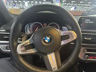 BMW 7 Series 2021 740Li Лидирующий M Спортивный костюм экстерьер фото 5 BMW 7 Series 2021 740Li Лидирующий M Спортивный костюм экстерьер фото 5
