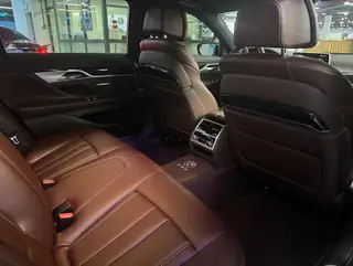 BMW 7 Series 2021 740Li Лидирующий M Спортивный костюм интерьер фото 8 BMW 7 Series 2021 740Li Лидирующий M Спортивный костюм интерьер фото 8