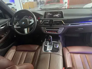 BMW 7 Series 2021 740Li Лидирующий M Спортивный костюм интерьер фото 10 BMW 7 Series 2021 740Li Лидирующий M Спортивный костюм интерьер фото 10