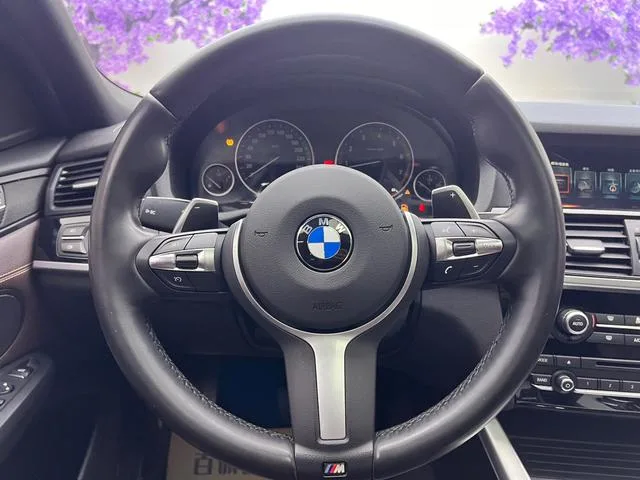 BMW X4 2016 xDrive20i M Sporty interior photo 14 BMW X4 2016 xDrive20i M Sporty interior photo 14