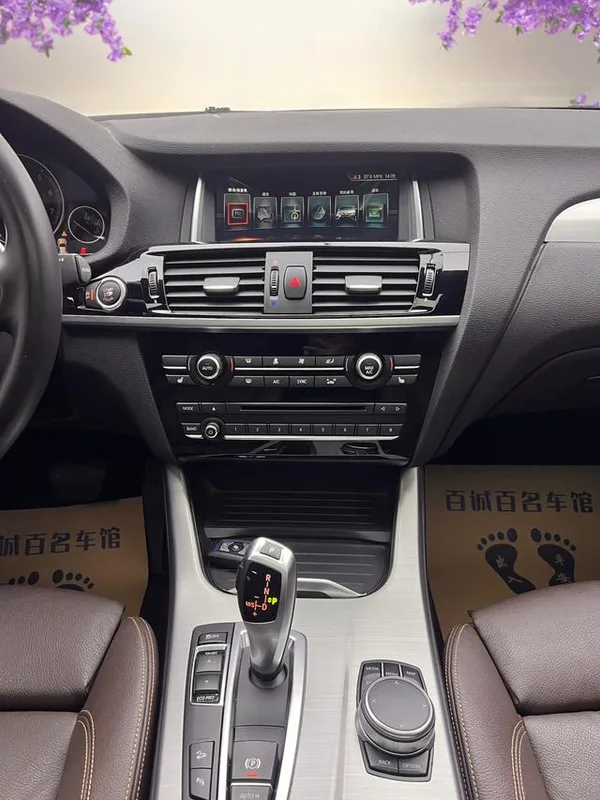 BMW X4 2016 xDrive20i M Sporty interior photo 15 BMW X4 2016 xDrive20i M Sporty interior photo 15