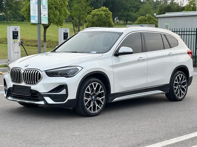 BMW X1 2020 xDrive25Li Tipo de lujo exterior foto 1 BMW X1 2020 xDrive25Li Tipo de lujo exterior foto 1