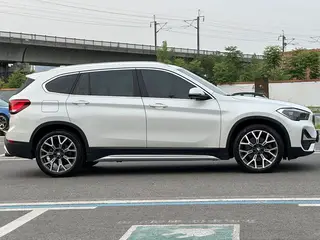 BMW X1 2020 xDrive25Li Tipo de lujo exterior foto 4 BMW X1 2020 xDrive25Li Tipo de lujo exterior foto 4