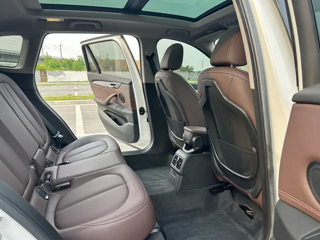 BMW X1 2020 xDrive25Li Tipo de lujo interior foto 11 BMW X1 2020 xDrive25Li Tipo de lujo interior foto 11