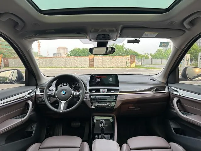 BMW X1 2020 xDrive25Li Tipo de lujo interior foto 13 BMW X1 2020 xDrive25Li Tipo de lujo interior foto 13