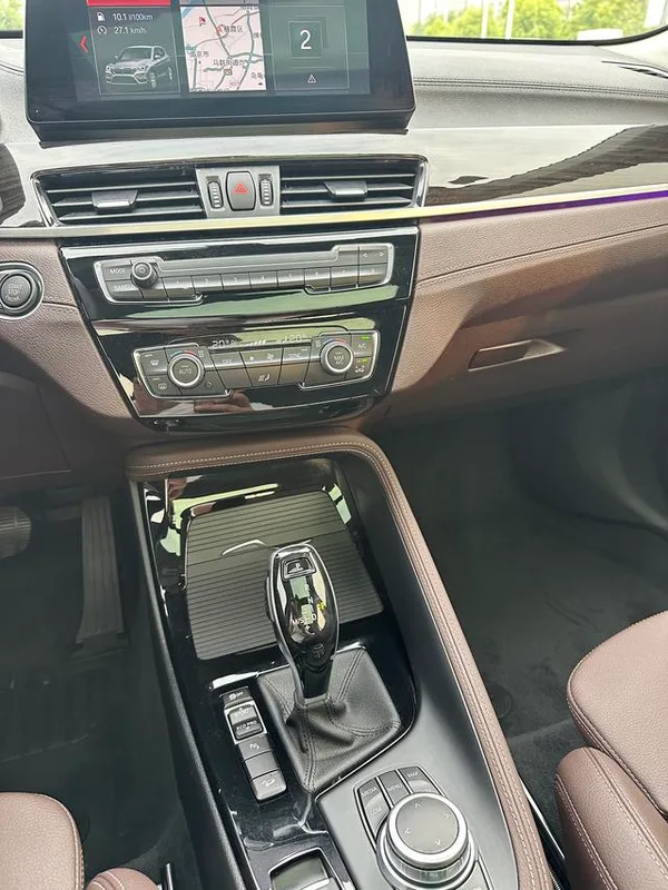 BMW X1 2020 xDrive25Li Tipo de lujo interior foto 14 BMW X1 2020 xDrive25Li Tipo de lujo interior foto 14