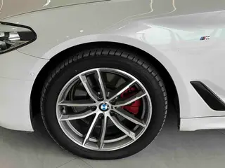 BMW 5 Series 2018 525Li M Sports suit interior photo 10 BMW 5 Series 2018 525Li M Sports suit interior photo 10