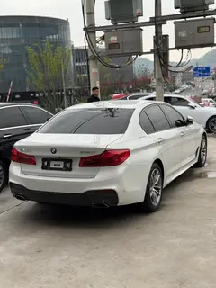 BMW 5 Series 2018 525Li M Sports suit interior photo 11 BMW 5 Series 2018 525Li M Sports suit interior photo 11