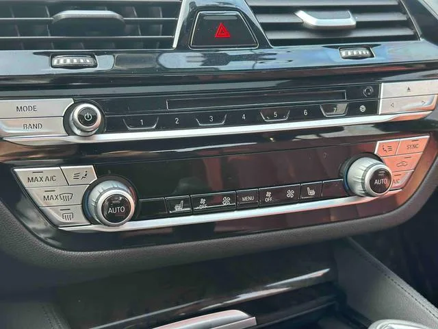 BMW 5 Series 2019 530Li Leading Type M Sports suit interior photo 14 BMW 5 Series 2019 530Li Leading Type M Sports suit interior photo 14