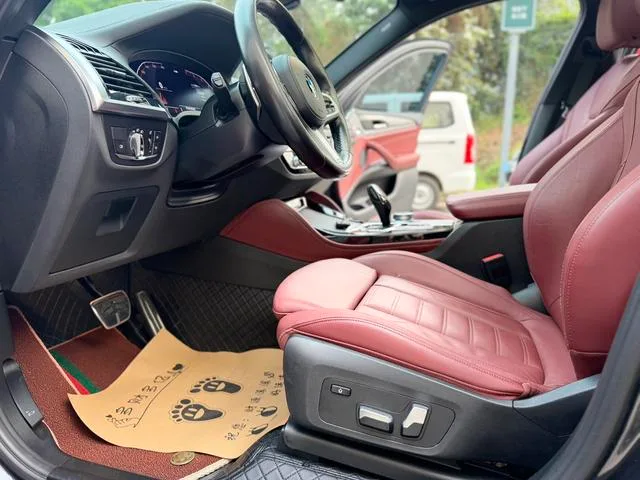 BMW X4 2020 xDrive25i M Sports suit interior photo 10 BMW X4 2020 xDrive25i M Sports suit interior photo 10