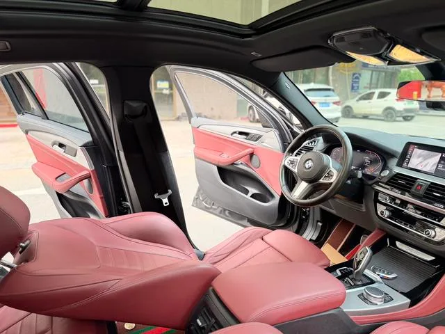 BMW X4 2020 xDrive25i M Sports suit interior photo 13 BMW X4 2020 xDrive25i M Sports suit interior photo 13