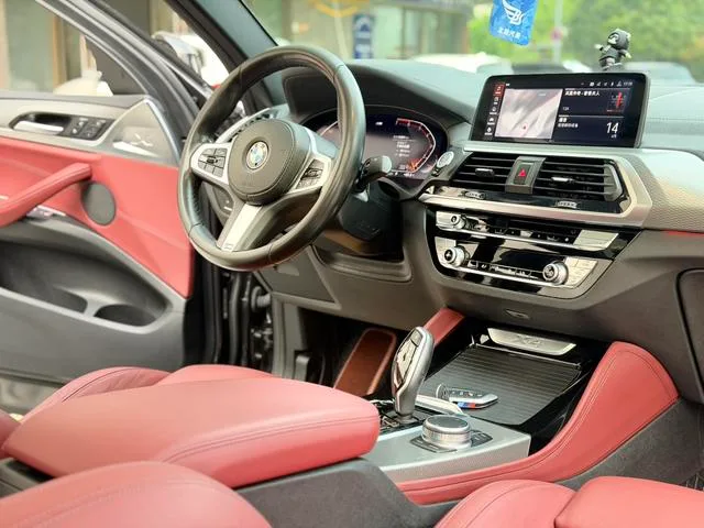 BMW X4 2020 xDrive25i M Sports suit interior photo 14 BMW X4 2020 xDrive25i M Sports suit interior photo 14