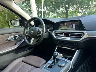 BMW 3 Series 2021 325i M Sports Night Suit interior photo 18 BMW 3 Series 2021 325i M Sports Night Suit interior photo 18